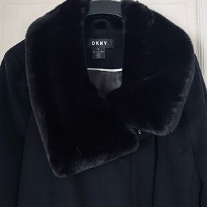 DKNY NWT Rare Black Wool-Blend Dress Coat w/ Plush Faux Fur Collar – XL